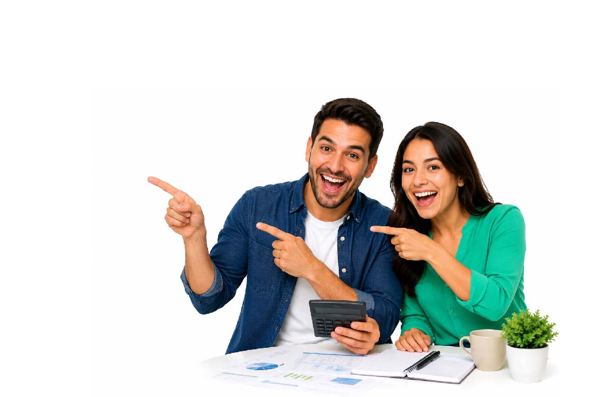 Pareja planificando metas financieras - Comfaca Crédito Social